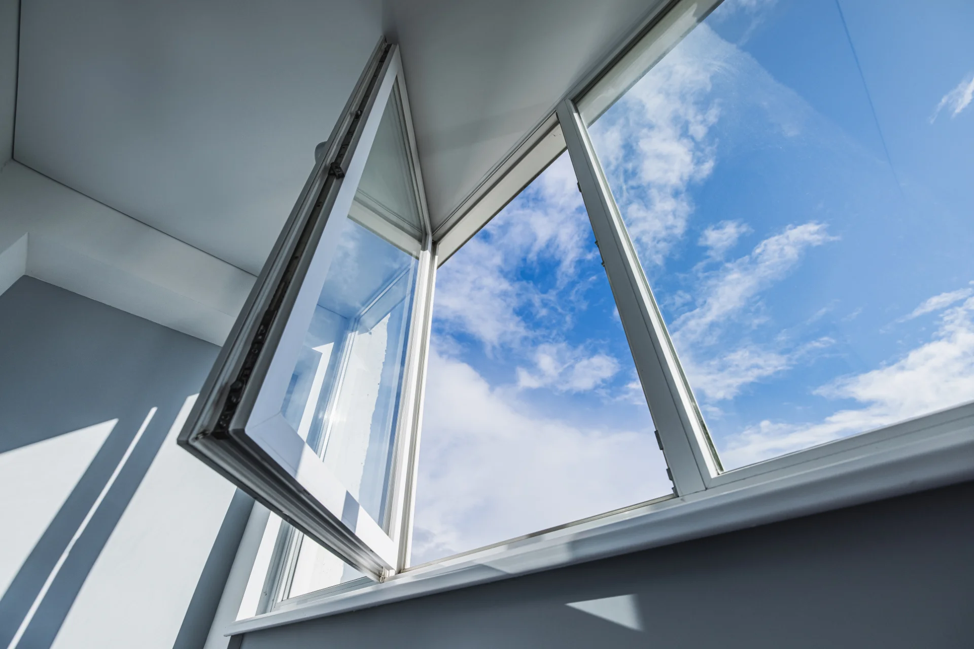 VLX 80 Casement Window in Florida City, FL | Sightline Windows & Doors Florida City - detail 1